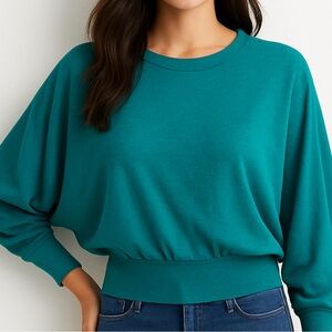 SUNBELT Emerald Green Long Batwing Sleeves Round Neck Banded Hem Womens SZ OS